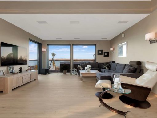 Lyd i flere rom Åros, 42 høyttalere