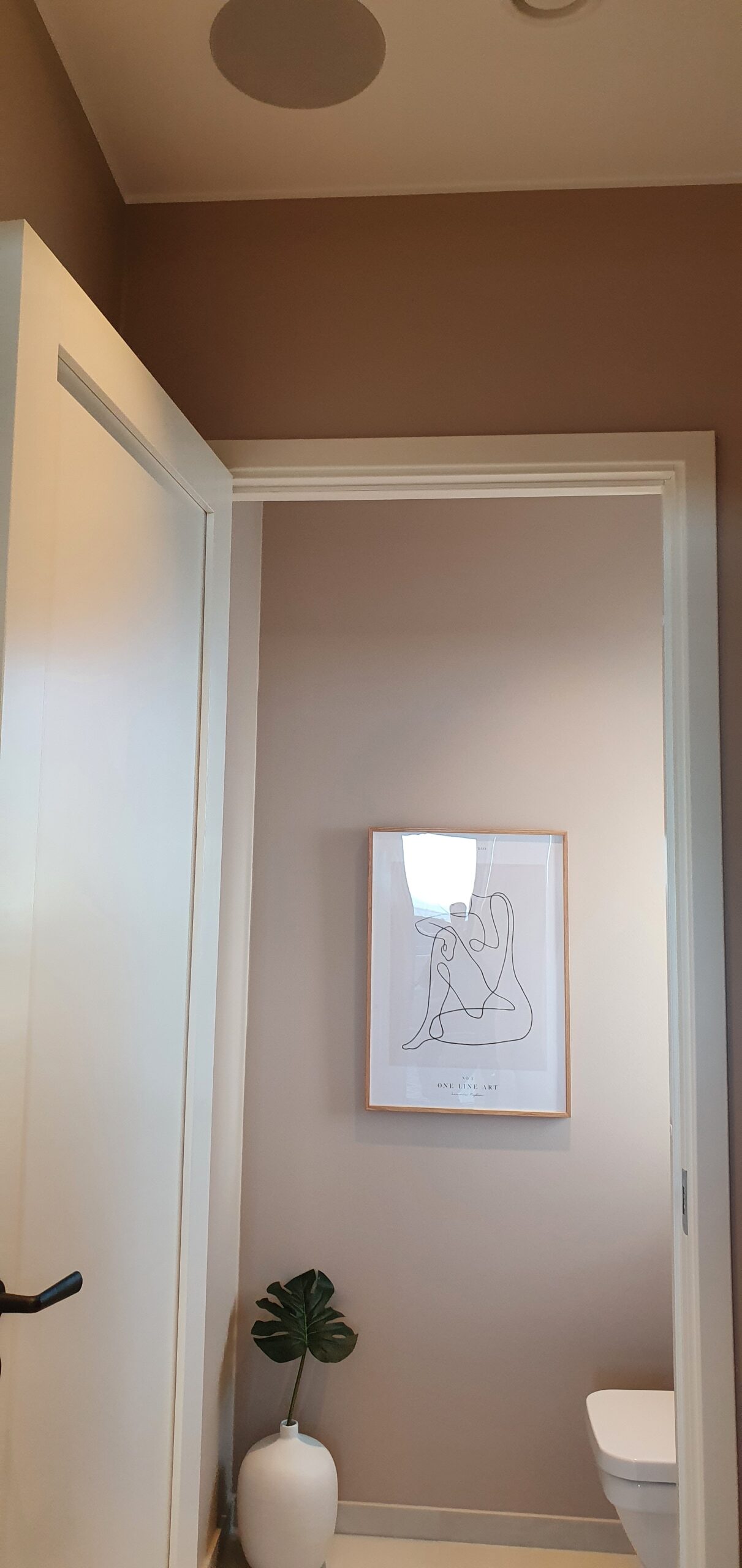 Baderom med integrert lyd innredning