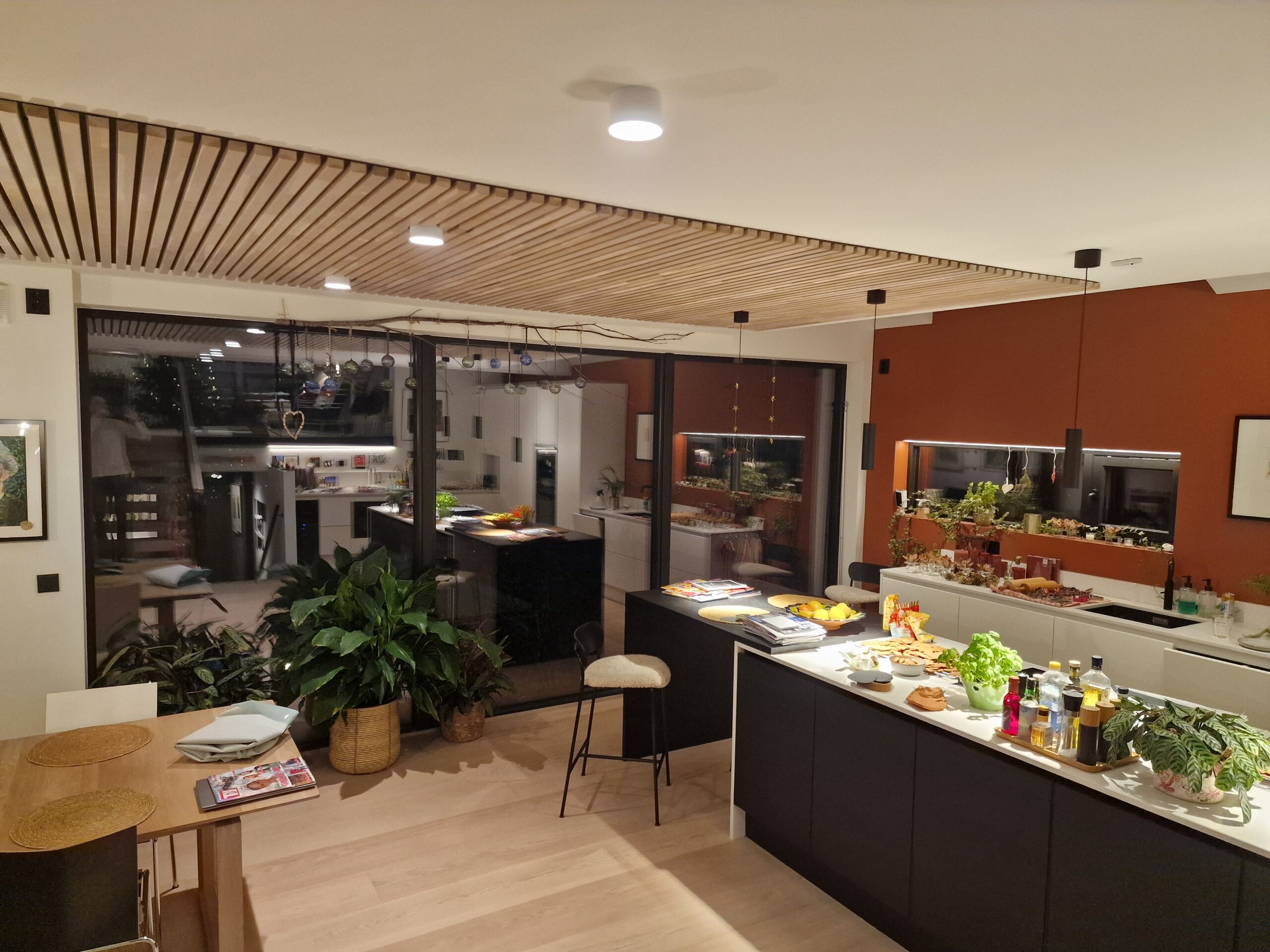 Multirom system med integrert lyd og bilde på Oslo, 7 halvplan